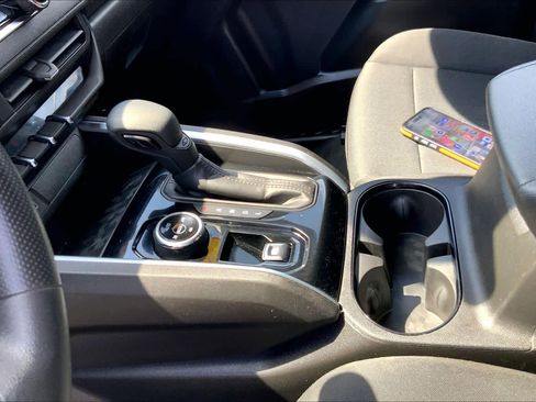 Used 2023 Chevrolet Colorado Trail Boss w/ Technology Package AWD/4WD image 15