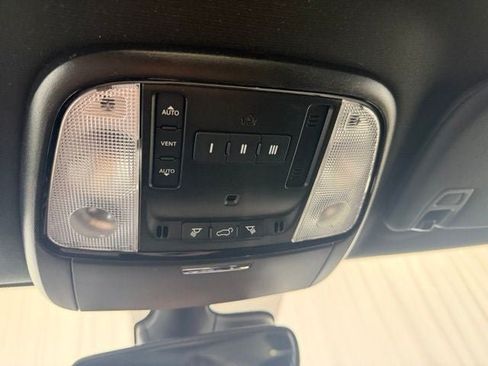 Used 2023 Dodge Durango R/T AWD/4WD image 15