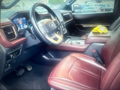 Used 2024 Ford Expedition Limited RWD image 9