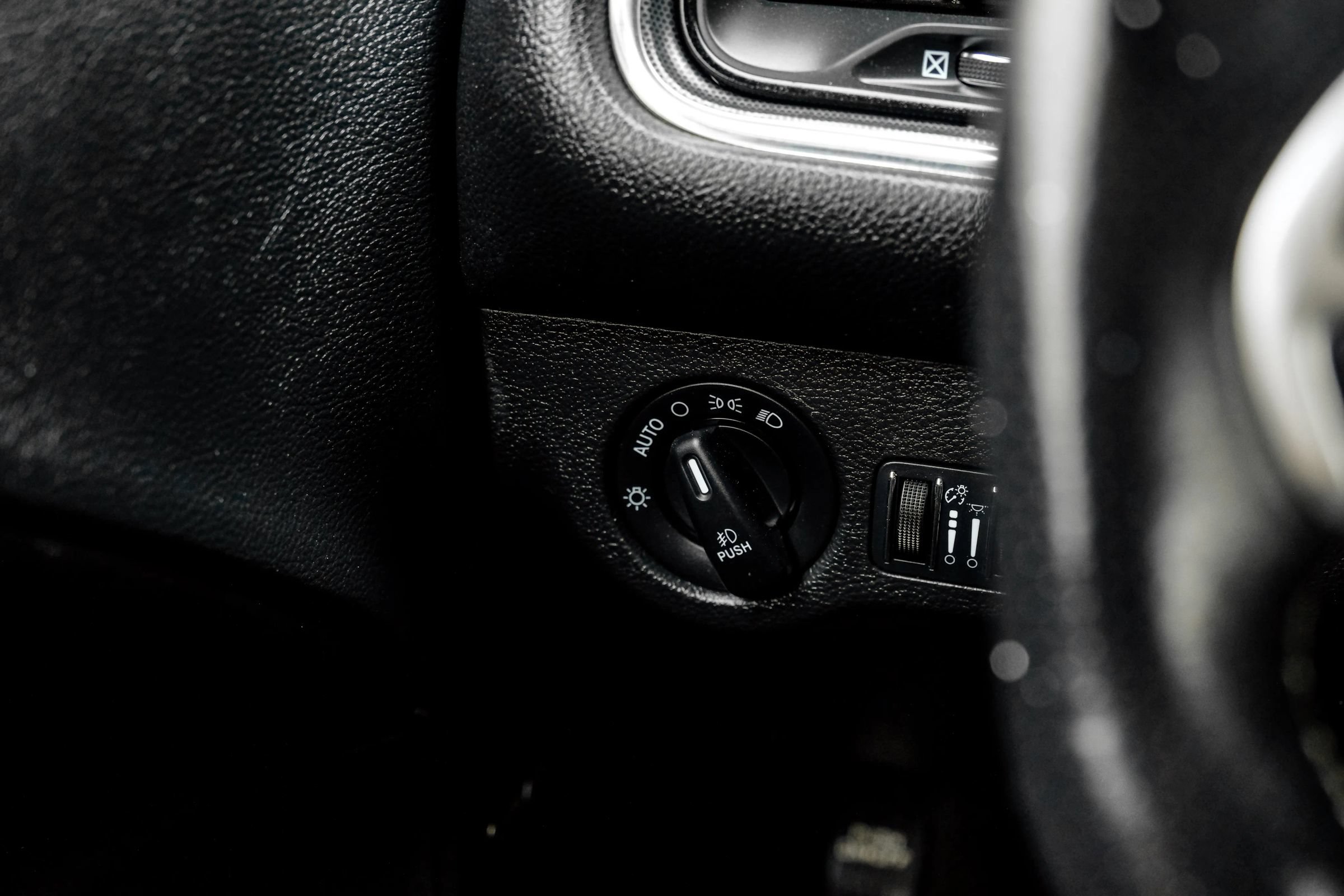 Used 2016 Dodge Challenger SRT w/ Technology Group RWD image 30