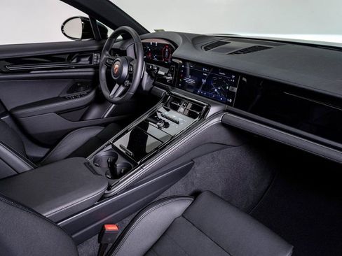 New 2026 Porsche Panamera 4 image 14