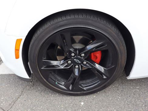 Used 2022 Chevrolet Camaro LT w/ RS Package image 36