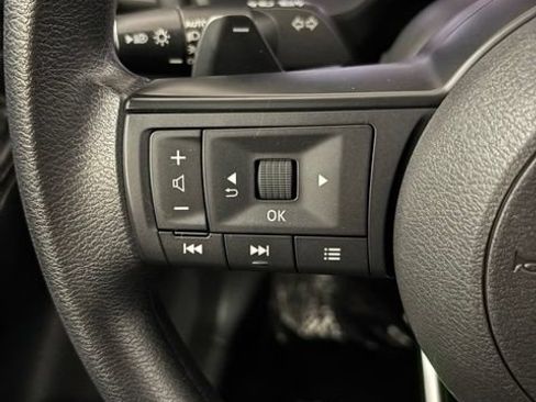 Used 2024 Nissan Rogue SV AWD/4WD image 17