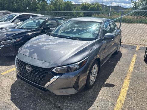 Used 2025 Nissan Sentra S FWD image 23