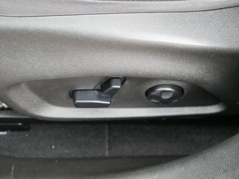 Used 2016 Jeep Renegade Limited image 20