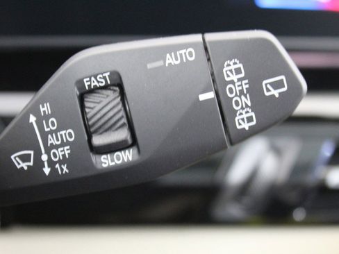 Used 2025 BMW X1 xDrive28i w/ Technology Package image 35