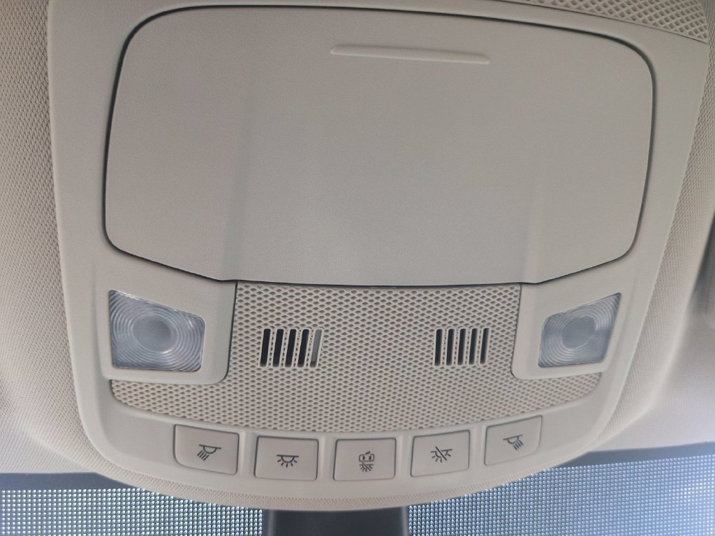 Used 2024 Ford Edge Titanium AWD/4WD image 19