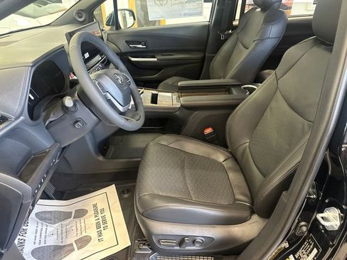 New 2026 Toyota Sienna Platinum AWD/4WD image 20