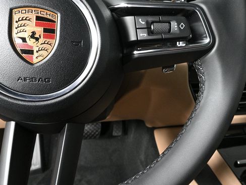 New 2026 Porsche Macan image 11