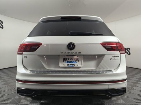 Used 2022 Volkswagen Tiguan SE R-Line image 4