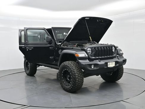Used 2025 Jeep Wrangler Unlimited Sport AWD/4WD image 36