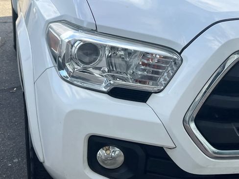Used 2019 Toyota Tacoma SR5 RWD image 14