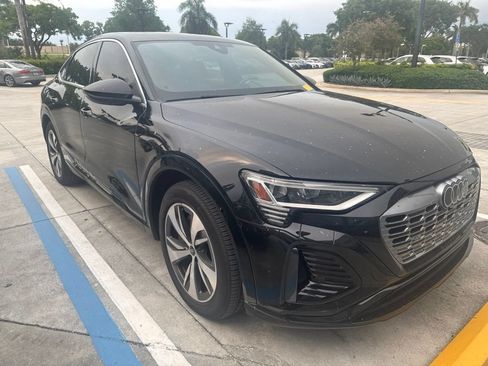 Used 2024 Audi Q8 e-tron Premium AWD/4WD image 8