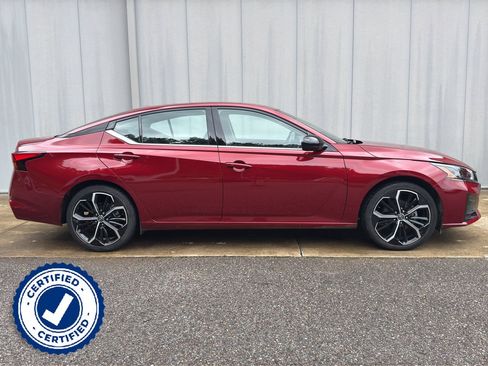Certified 2024 Nissan Altima 2.5 SR FWD image 2