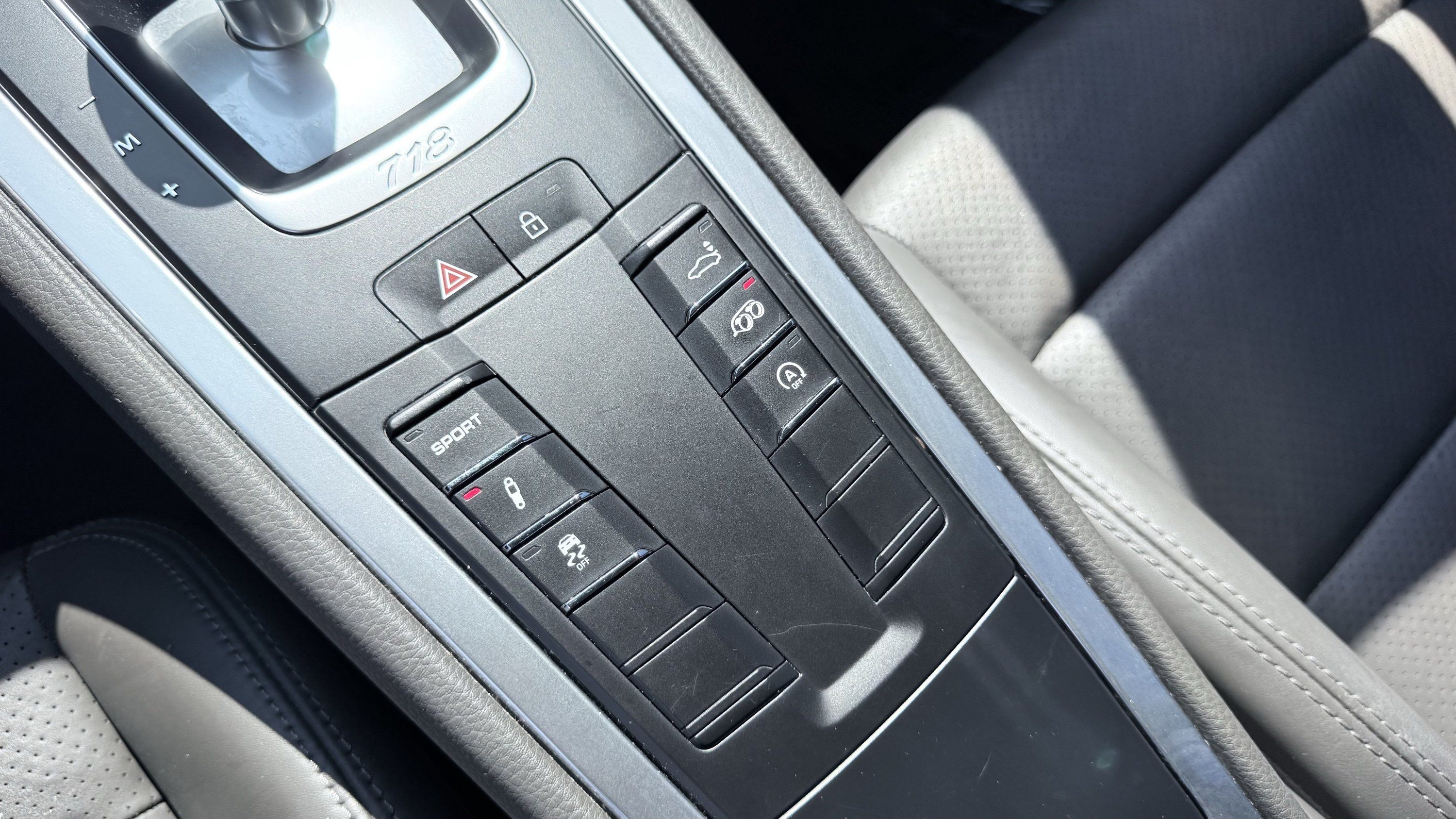 Used 2019 Porsche 718 Cayman RWD image 37