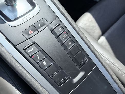 Used 2019 Porsche 718 Cayman RWD image 37