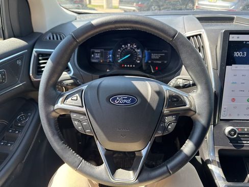 Used 2023 Ford Edge Titanium image 12