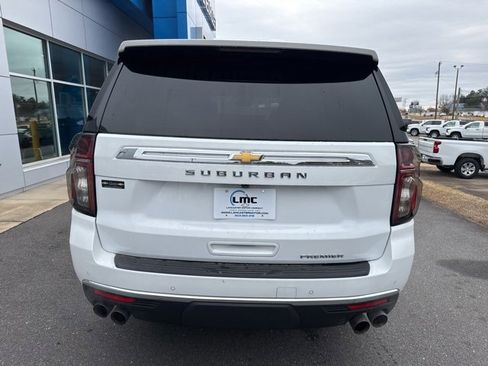 Used 2023 Chevrolet Suburban Premier image 5