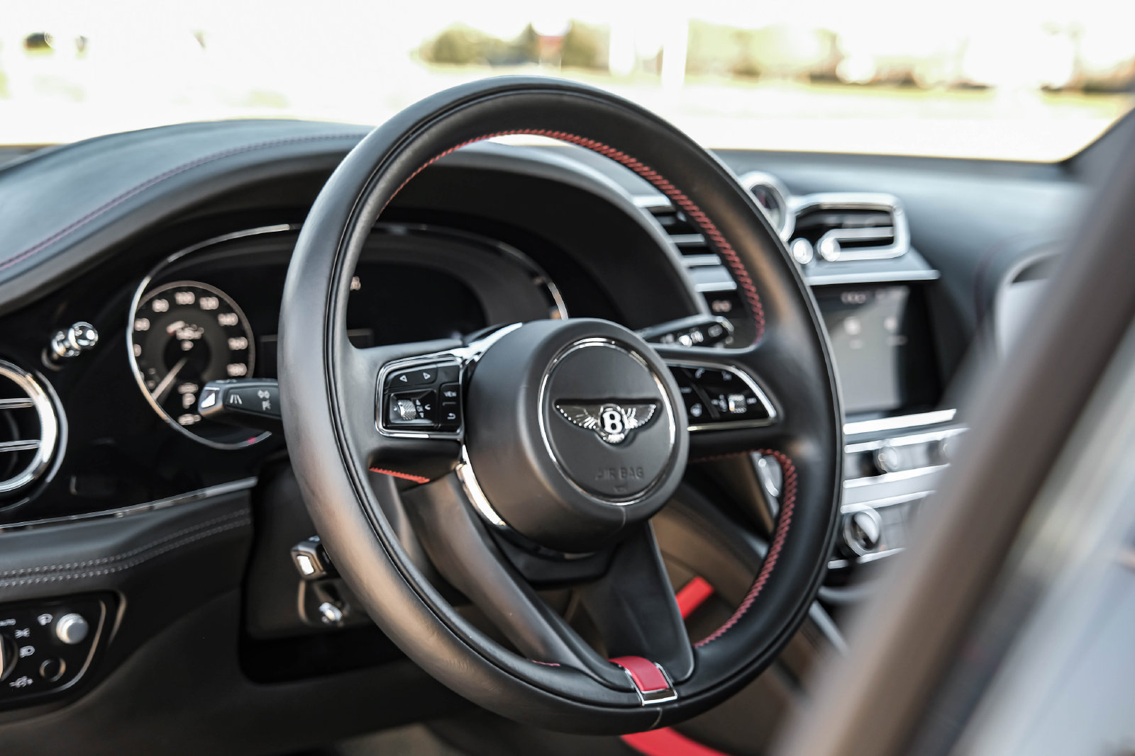Used 2021 Bentley Bentayga Speed AWD/4WD image 17