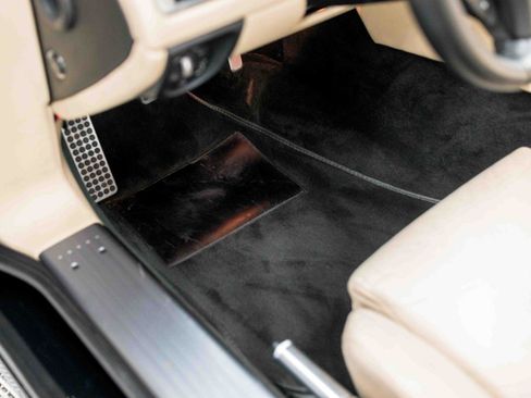 Used 2006 Aston Martin DB9 Volante RWD image 50