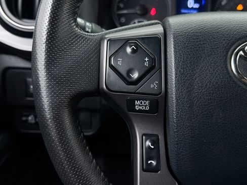 Used 2020 Toyota Tacoma TRD Sport w/ Technology Package AWD/4WD image 29