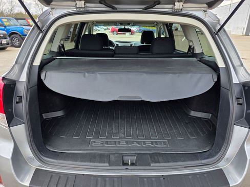 Used 2010 Subaru Outback 2.5i Premium AWD/4WD image 22