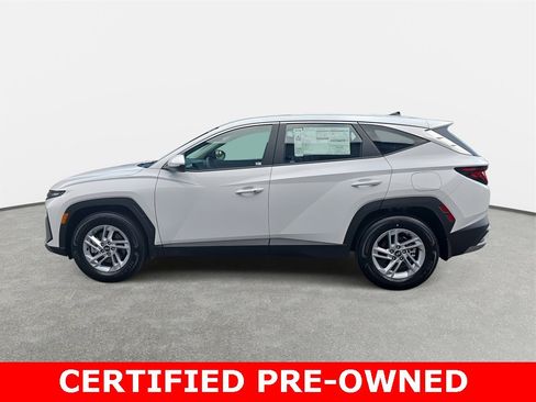 Used 2025 Hyundai Tucson SE image 8