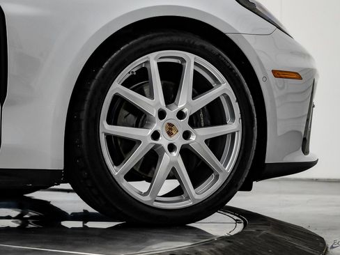 Used 2025 Porsche Panamera w/ Premium Package image 88