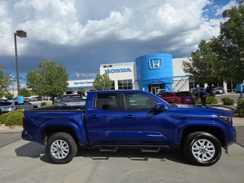 Used 2025 Toyota Tacoma SR5 AWD/4WD image 4