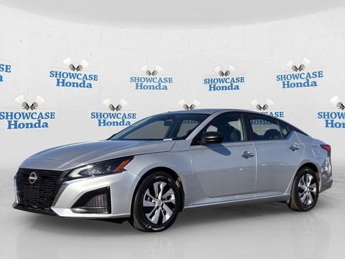 Used 2024 Nissan Altima 2.5 S FWD image 2