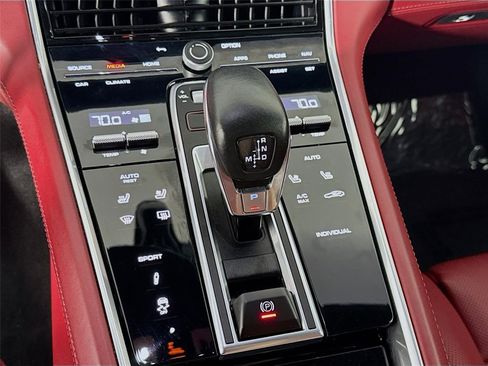 Used 2022 Porsche Panamera 4 Platinum Edition AWD/4WD image 19
