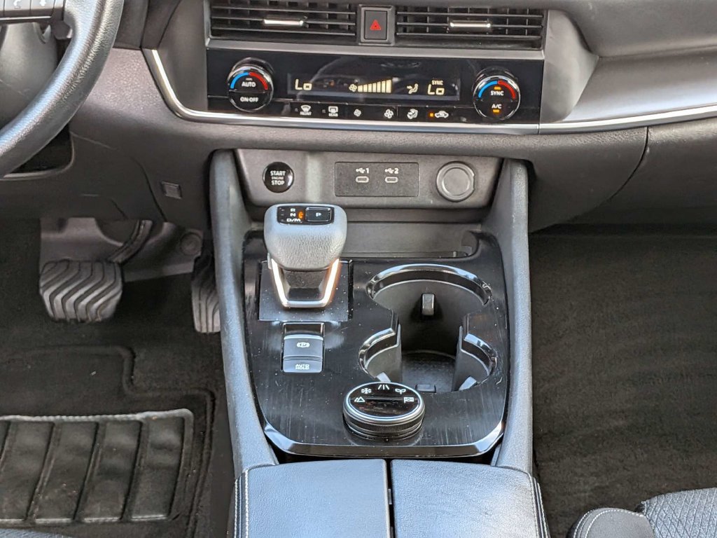 Used 2024 Nissan Rogue SV AWD/4WD image 20