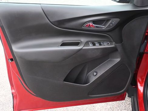 Used 2024 Chevrolet Equinox LT image 10