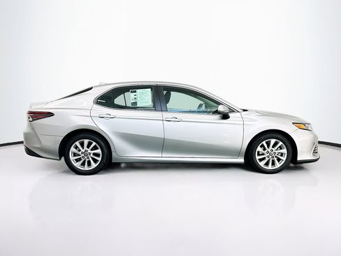 Used 2023 Toyota Camry LE FWD image 10