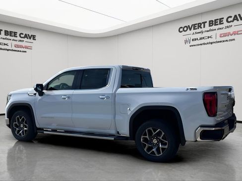New 2026 GMC Sierra 1500 SLT image 6