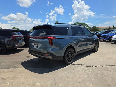 New 2027 Kia Carnival SX Prestige FWD image 8