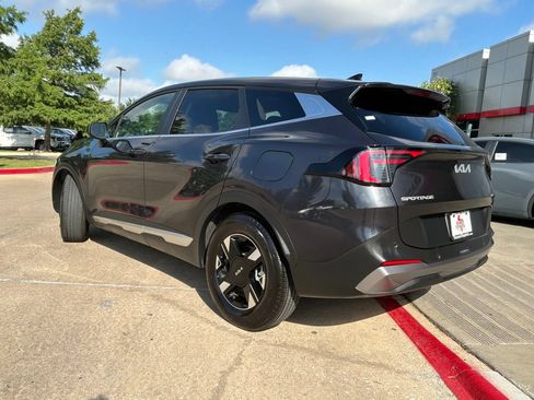 Used 2026 Kia Sportage LX FWD image 8