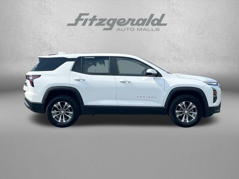 Used 2026 Chevrolet Equinox LT AWD/4WD image 3