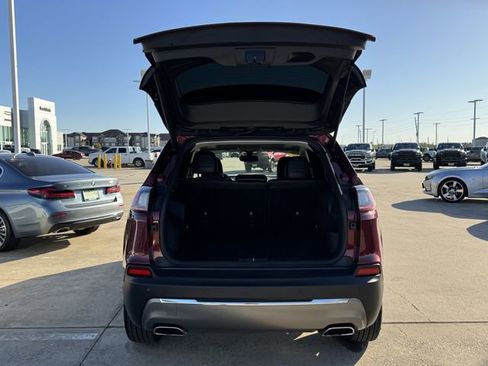 Used 2019 Jeep Cherokee Limited w/ Technology Group image 24