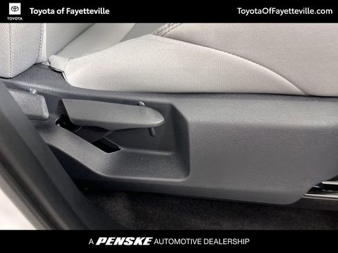 Certified 2025 Toyota Tacoma SR5 image 7