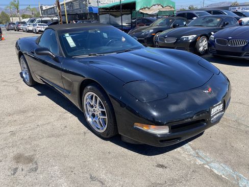 Used 2001 Chevrolet Corvette Convertible w/ Preferred Equipment Group2 RWD image 6