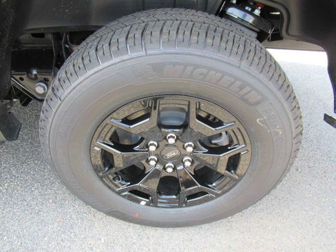 New 2025 Ford F150 Lightning XLT image 9