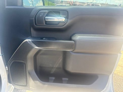 Used 2020 Chevrolet Silverado 1500 LT RWD image 15
