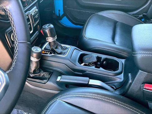Used 2021 Jeep Wrangler Unlimited Sahara AWD/4WD image 17