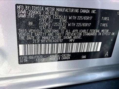 Used 2024 Toyota RAV4 LE AWD/4WD image 30