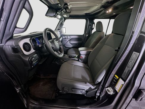Used 2024 Jeep Wrangler Unlimited AWD/4WD image 13
