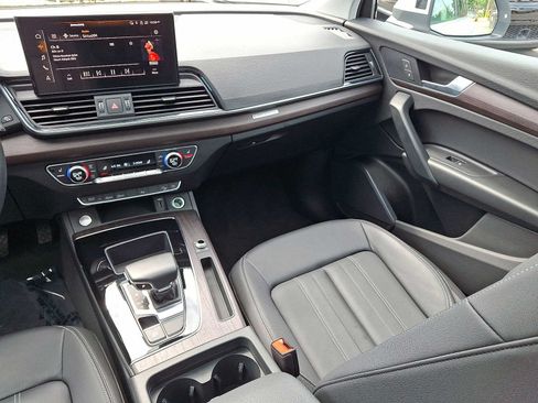 Used 2023 Audi Q5 2.0T Premium w/ Convenience Package AWD/4WD image 11