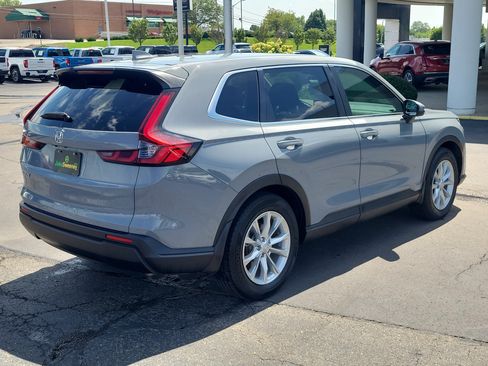 Used 2025 Honda CR-V EX image 4