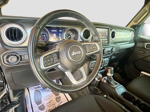 Used 2022 Jeep Wrangler Unlimited Sahara AWD/4WD image 12