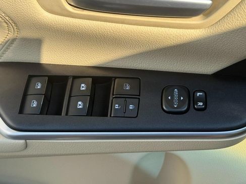 Used 2017 Toyota Camry XLE w/ Advanced Technology Package FWD image 21